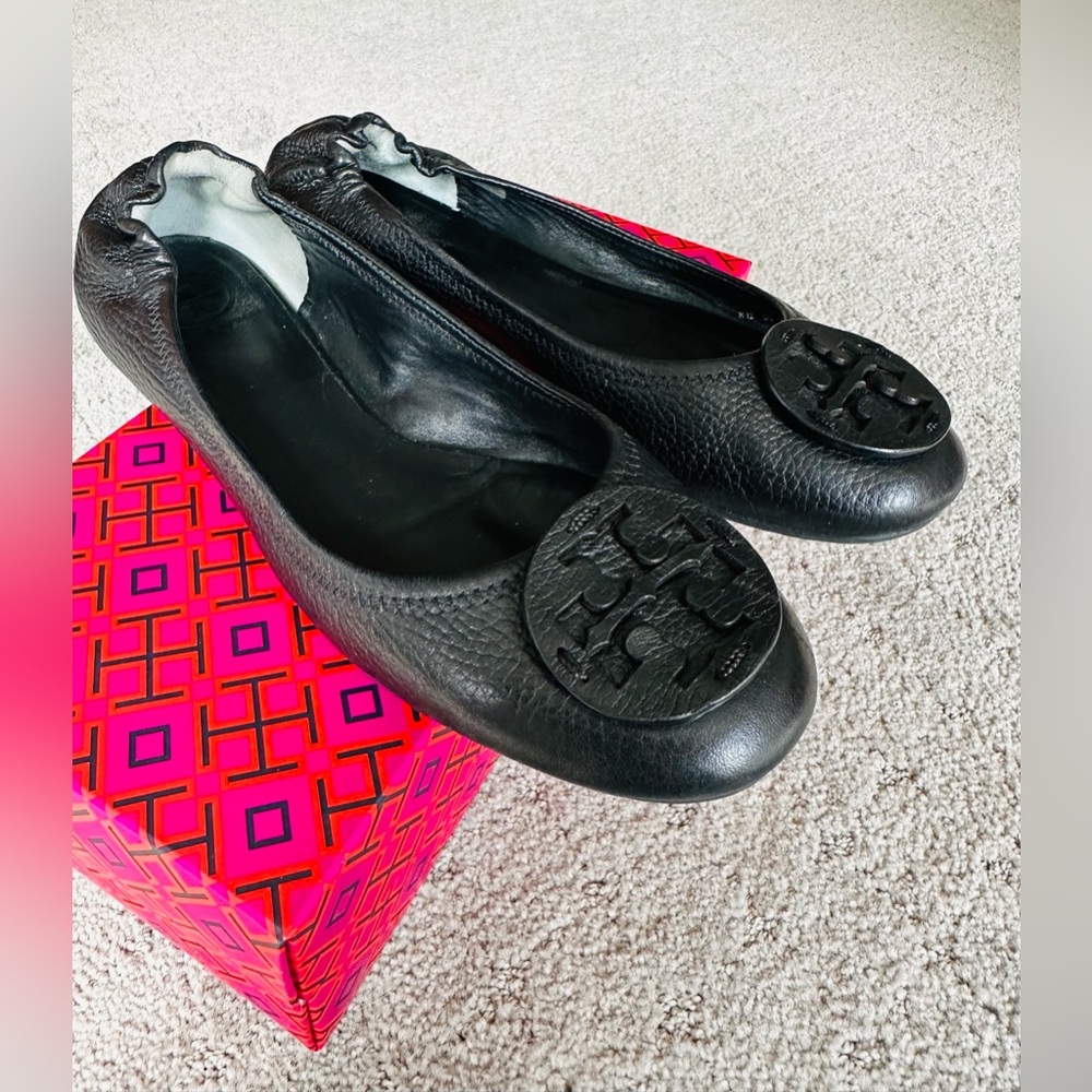 Tory Burch Minnie Travel Leather Ballet flats. Black, Size 9M. Good condition.